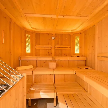 Konukevi Garni Mathonerhof Ischgl