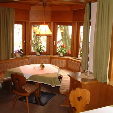 Konukevi Garni Mathonerhof 3*
