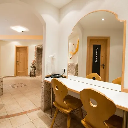 Garni Mathonerhof Affittacamere Ischgl